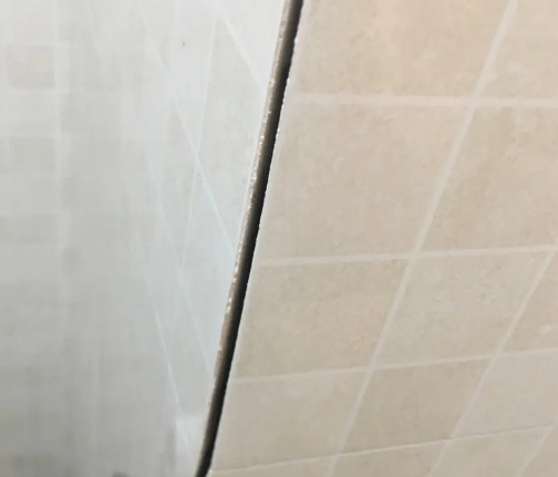 工农瓷砖空鼓维修公司分享阳台瓷砖脱落的修复过程可以分为以下几个步骤